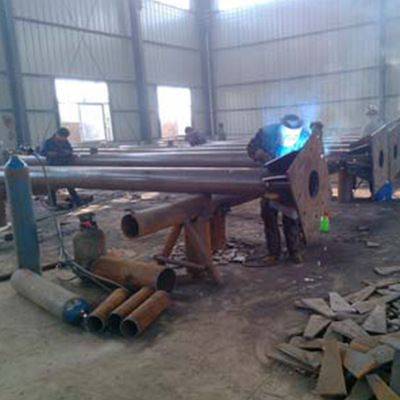 路碩生產(chǎn) 交通標(biāo)志設(shè)施的綜合解決方案